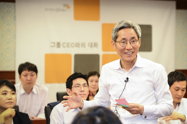 윤종규 KB금융그룹 회장이 지난 5일 열린 현대증권 직원들과의 간담회에서 발언하고 있다./제공=현대증권