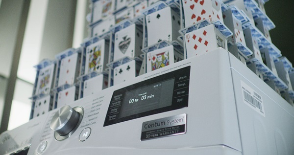 ‘카드탑 쌓은 LG 세탁기’, 세계 3대 광고제 수상 영예