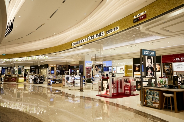 싱가포르 창이국제공항 제4터미널 신라면세점 매장. 호텔신라 제공