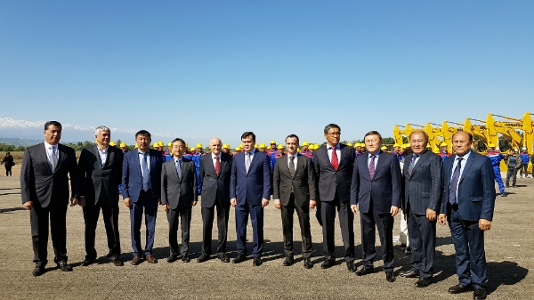 SK건설은 지난달 31일 카자흐스탄 남부 알마티시 공사현장에서 카자흐스탄 최초이자 중앙아시아 최대 규모의 인프라 민관협력사업(PPP)인 알마티 순환도로의 착공식을 개최했다. / 사진=SK건설.
