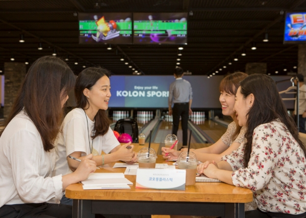 코오롱그룹은 16일 오전 서울 영등포타임스퀘어 코오롱스포렉스에서 취업 준비생 150여 명을 대상으로 채용 설명회 ‘코오롱 얼리버드 이벤트, 취업 Play하자’를 열었다. /사진=코오롱그룹.