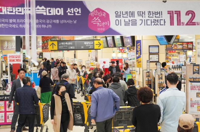 신세계그룹은 지난 2일 열린 첫 번째 ‘대한민국 쓱데이’에 모두 600만명의 고객이 찾은 것으로 집계됐다고 밝혔다. /사진=신세계그룹.