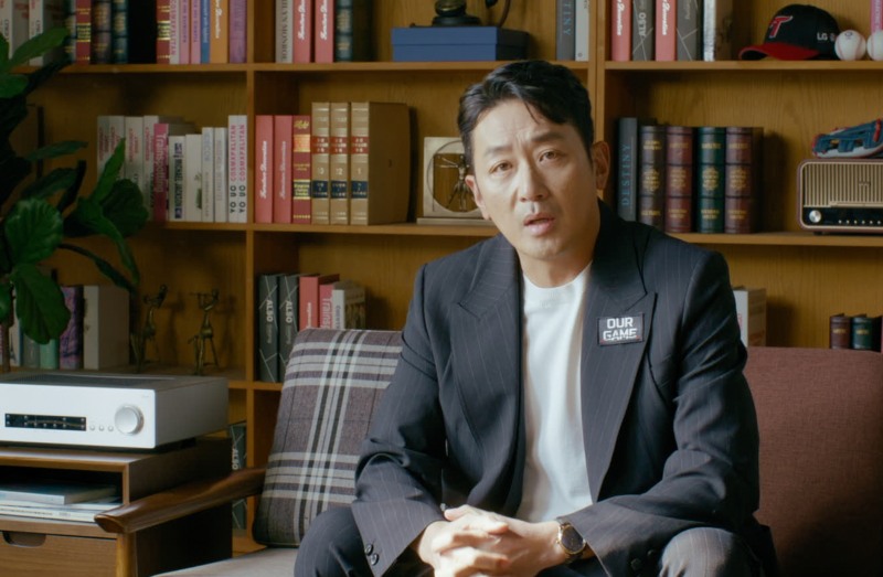 배우 하정우가 '아워게임 : LG트윈스'의 스토리텔러로 나선다. 사진=LG유플러스