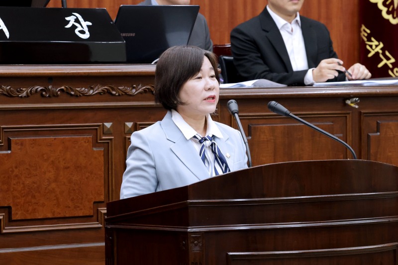 김은하 동작구의회 의원이 5분 자유발언을 하는 모습./사진제공=동작구의회