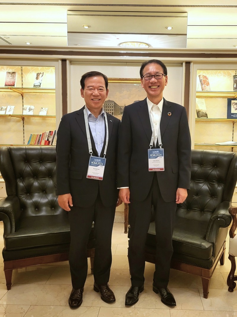 서유석 금융투자협회장(왼쪽)이 5월 20일 독일에서 토시오 모리타(Toshio Morita) 일본증권업협회 회장(오른쪽)과 대담했다. / 사진제공= 금융투자협회(2024.06.04)