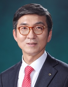 Ajou Savings Bank appointed Shin Myung-hyuk, former vice president of Woori Bank