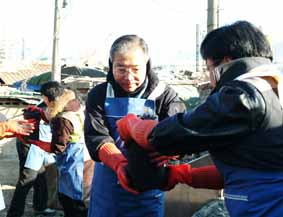 국민은행, ‘사랑의 연탄나눔’