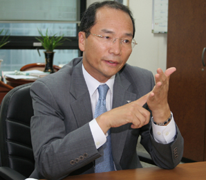 IB리더들이 글로벌 무대를 뛴다 (4) 하나은행 투자은행그룹 이남용 대표