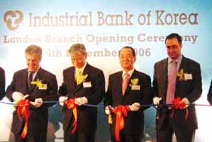 기은, 런던 활약 본격 재개