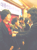 동부證, 가족과 함께 한 이색 입사식 `눈길`