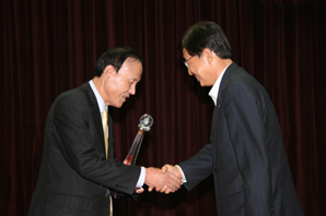 수원농협, 최초 신용카드 2만좌 달성