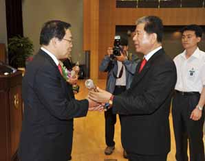 송파농협, 예수금 1조원 달성 탑 수상