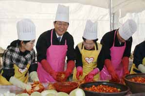 농협중앙회, 외국여성 위한 ‘김장나눔 행사’