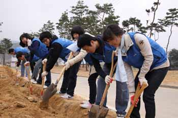 알리안츠생명 신입사원 ‘사랑의 집짓기’