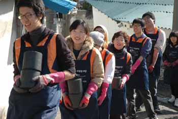대한생명 청소년 봉사단, 연탄배달 봉사