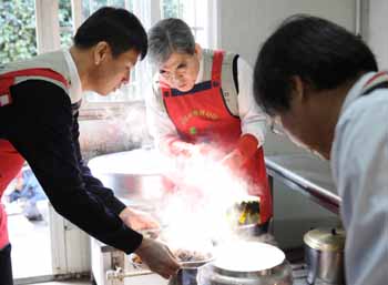 기보 진병화 이사장, 무료급식 봉사활동