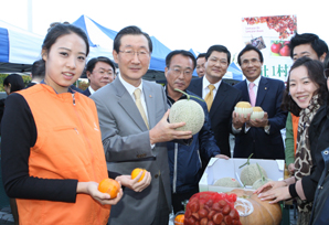 대한생명, 63빌딩 농산물 직거래 장터 열어