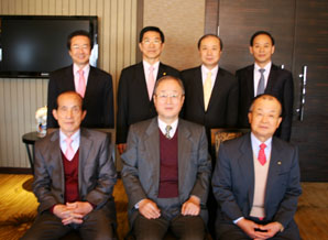 저축은행중앙회 역대회장단과 현안 논의