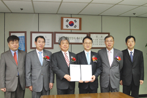 한신정평가 사학연금과 해외투자 지원 업무협약