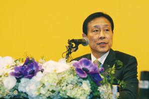 김정태 회장 “글로벌 톱50 완수” 다짐