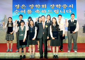 42주년 경남은행 “솔개정신으로 우위 선점”