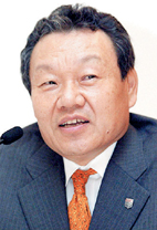 어윤대 회장, 우리금융 인수 워밍업?