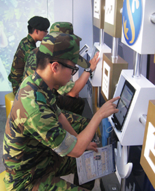 신한銀, ‘군부대 이동점포(뱅버드)서비스’ 실시