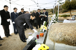 기은, 고 강권석 행장 추모 잇는 까닭은?