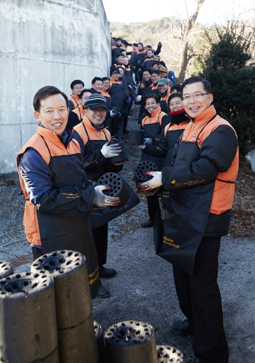 미래에셋그룹, 임원진 릴레이 연탄나눔 봉사활동 나서
