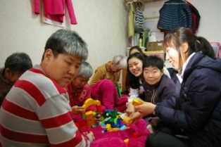 NH농협생명, 봉사부터 배우는 신입직원들