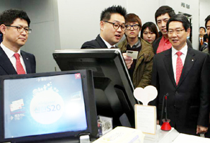 신한銀 홍대에 ‘스마트브랜치 2호점’