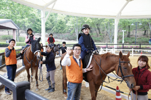 한화생명 ‘해피라이프 체험승마’ 봉사활동