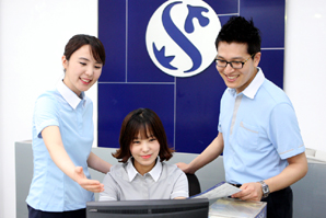 때이른 초여름날씨에 은행권 하계 근무복 본격 착용