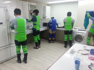 IBK연금보험, 임직원들 ‘노인생애 체험’