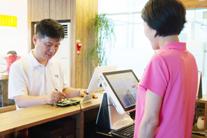 농협은행, 소상공인 카드결제 단말기 지원