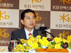 임영록 회장 ‘서민금융-비은행’ 나래 치기