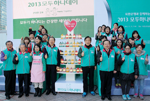 더욱더 넉넉하게 따사로운 품 펼치다