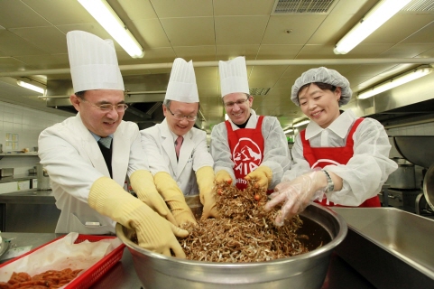 AIA생명, ‘따뜻한 겨울나기 물품후원’ 봉사활동