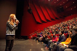 한화생명, 미녀 개그우먼과 캠퍼스 투어