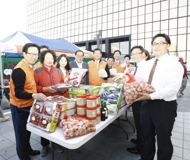 한화생명, 농산물 직거래장터 개최