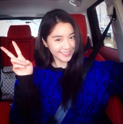 서이안, 그녀의 빛나는 피부의 비결은? 이혈테이프?