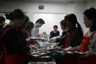 저축銀중앙회, 서울역 무료급식 봉사