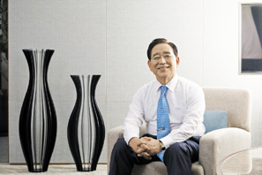 한동우 회장 ‘실천엔 앞장, 성장은 함께’