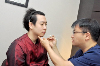 남자코성형, 재수술 없이 한번으로 완벽한 맞춤코성형이 열쇠