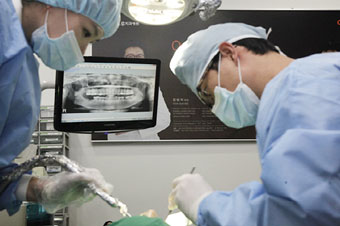 임플란트 부작용, 줄이는 방법은?