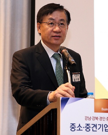 홍기택 회장 “기업성장 맞춤형 지원” 다짐