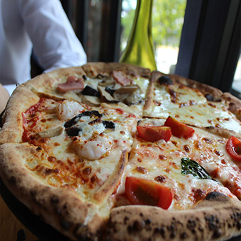 분위기 좋은 역삼동 터줏대감 데이트코스인 강남역 맛집 도치피자