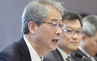 "빚으로 빚 갚는 악순환 차단하겠다"