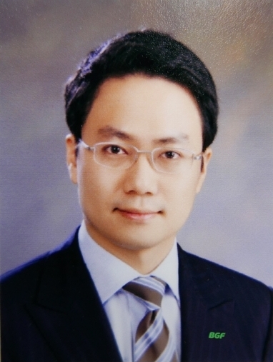 BGF리테일 홍석조 회장 장남 홍정국 전무 승진