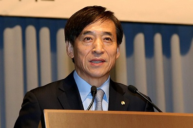 이주열 총재 “기준금리 곧바로 올리지 않아”